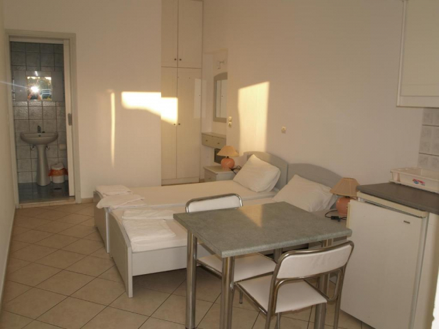 03.09 avion Bucuresti, Grecia - Creta - Heraklion Gouves, Cosmi Apartments 518 EURO, 7 nopti, Fara masa