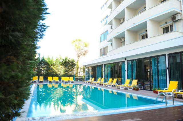 29.07 avion Bucuresti, Albania - Litoral Albania Durres, Hotel Leonardo 616 EURO, 7 nopti, Mic dejun inclus