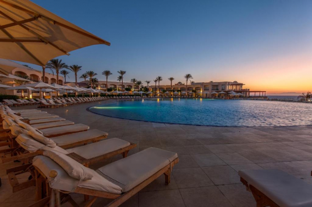 11.10 avion Bucuresti, Egipt - Regiunea Sharm el Sheikh Sharm El Sheikh, Cleopatra Luxury Resort Sharm El Sheikh 851 EURO, 7 nopti, All inclusive