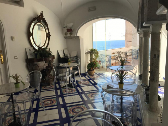 31.07 avion Bucuresti, Italia - Coasta Amalfitana Amalfi, Croce di Amalfi - Adults only 1086 EURO, 7 nopti, Mic dejun inclus