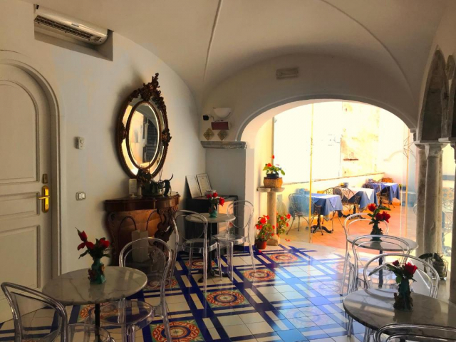 31.07 avion Bucuresti, Italia - Coasta Amalfitana Amalfi, Croce di Amalfi - Adults only 1086 EURO, 7 nopti, Mic dejun inclus
