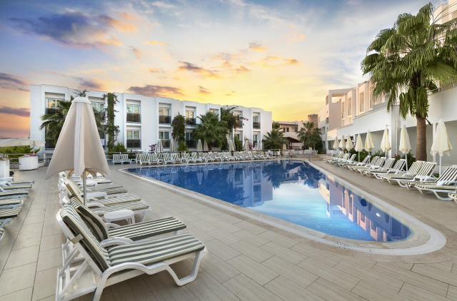 20.08 avion Bucuresti, Turcia - Regiunea Marea Egee Bodrum, Club Shark Hotel 704 EURO, 7 nopti, All inclusive