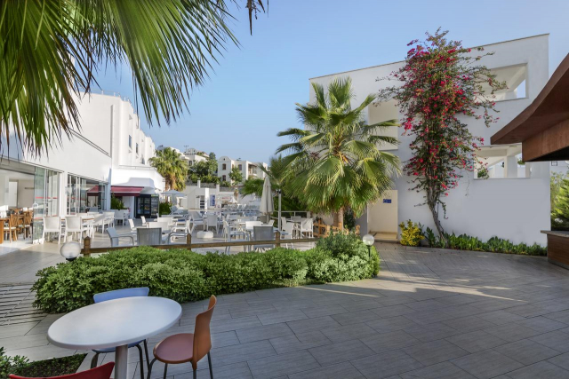 20.08 avion Bucuresti, Turcia - Regiunea Marea Egee Bodrum, Club Shark Hotel 704 EURO, 7 nopti, All inclusive