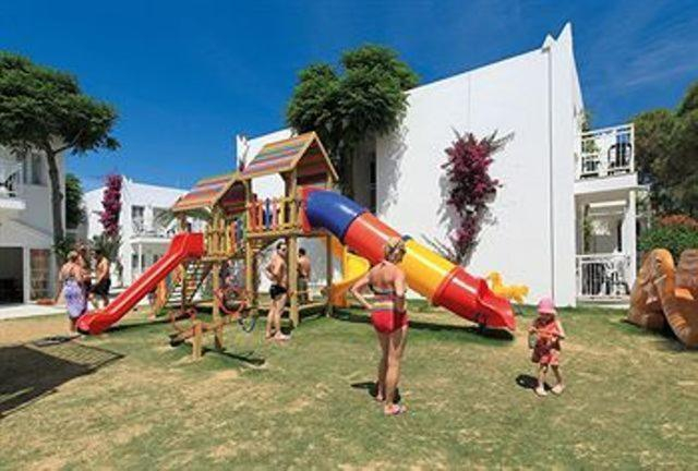20.08 avion Bucuresti, Turcia - Regiunea Marea Egee Bodrum, Petunya Beach Resort 832 EURO, 7 nopti, All inclusive