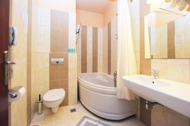 19.08 avion Bucuresti, Grecia - Rhodos Kremasti, Esmeralda Hotel 498 EURO, 7 nopti, Mic dejun inclus