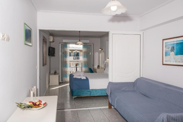 10.09 avion Bucuresti, Grecia - Zakynthos Laganas, Hotel and Apartments Denise Beach 655 EURO, 7 nopti, Fara masa