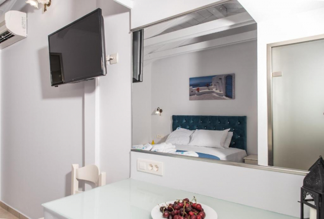 10.09 avion Bucuresti, Grecia - Zakynthos Laganas, Hotel and Apartments Denise Beach 655 EURO, 7 nopti, Fara masa