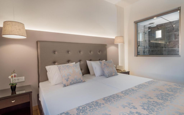 10.09 avion Bucuresti, Grecia - Zakynthos Laganas, Oscar Hotel 557 EURO, 7 nopti, Mic dejun inclus