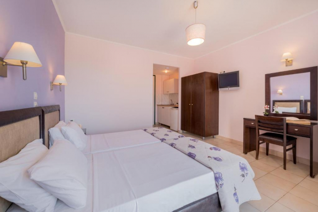 10.09 avion Bucuresti, Grecia - Zakynthos Laganas, Oscar Hotel 557 EURO, 7 nopti, Mic dejun inclus