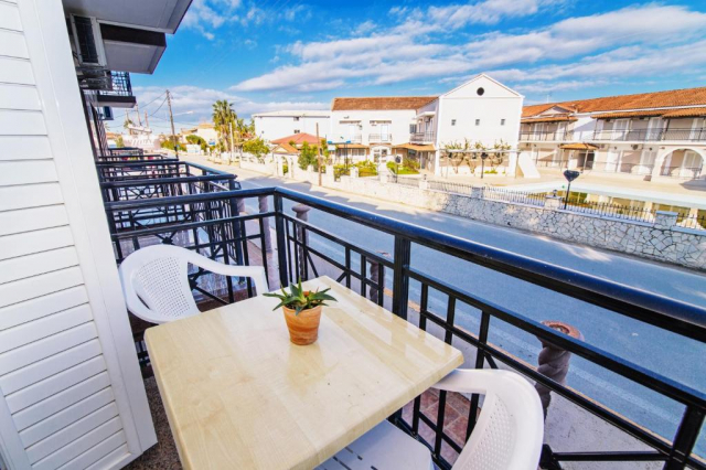 10.09 avion Bucuresti, Grecia - Zakynthos Laganas, Aura Hotel 518 EURO, 7 nopti, Fara masa