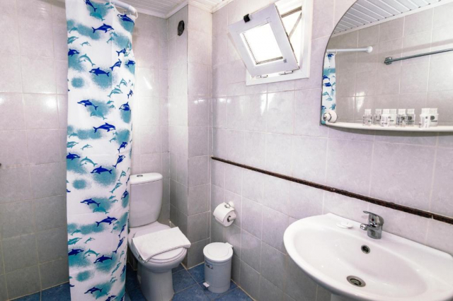 10.09 avion Bucuresti, Grecia - Zakynthos Laganas, Aura Hotel 518 EURO, 7 nopti, Fara masa