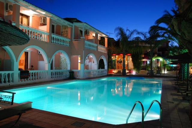 10.09 avion Bucuresti, Grecia - Zakynthos Laganas, Laganas Beach Hotel 518 EURO, 7 nopti, Mic dejun inclus