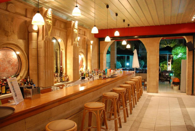 10.09 avion Bucuresti, Grecia - Zakynthos Laganas, Laganas Beach Hotel 518 EURO, 7 nopti, Mic dejun inclus
