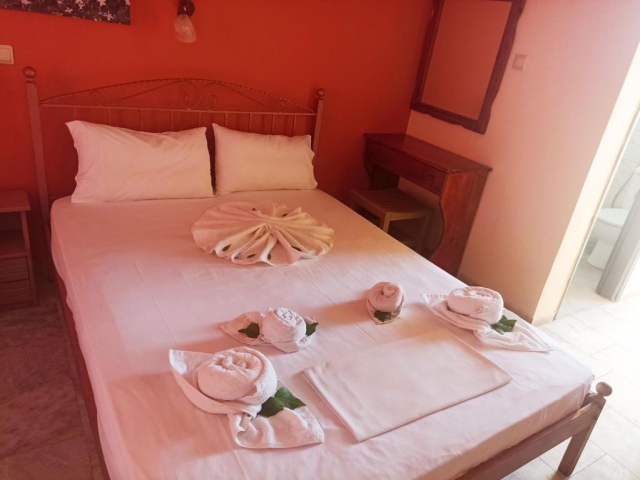 10.09 avion Bucuresti, Grecia - Zakynthos Laganas, Laganas Beach Hotel 518 EURO, 7 nopti, Mic dejun inclus
