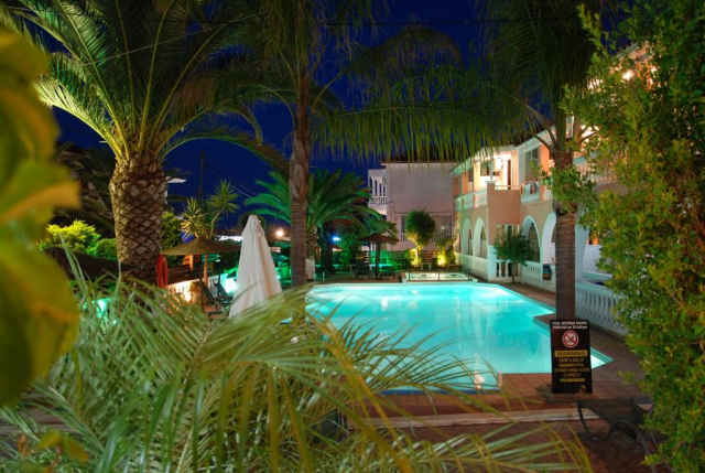 10.09 avion Bucuresti, Grecia - Zakynthos Laganas, Laganas Beach Hotel 518 EURO, 7 nopti, Mic dejun inclus