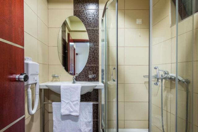 10.09 avion Bucuresti, Grecia - Zakynthos Laganas, Canadian Hotel 498 EURO, 7 nopti, Fara masa