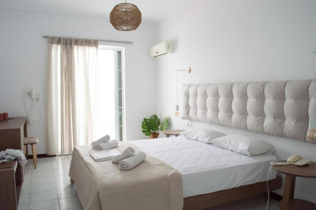 10.09 avion Bucuresti, Grecia - Zakynthos Argassi, Paradise Beach Hotel 567 EURO, 7 nopti, Mic dejun inclus