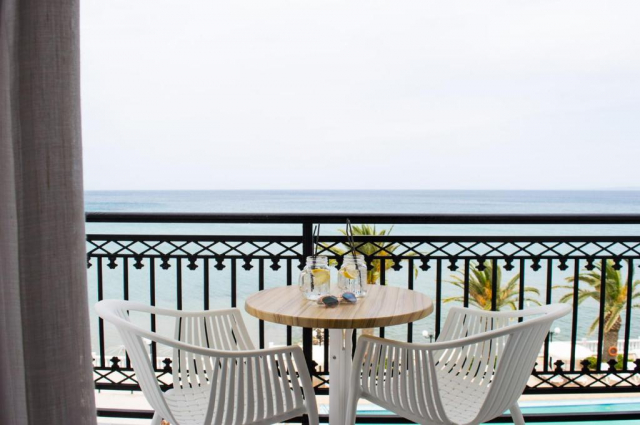 10.09 avion Bucuresti, Grecia - Zakynthos Argassi, Paradise Beach Hotel 567 EURO, 7 nopti, Mic dejun inclus