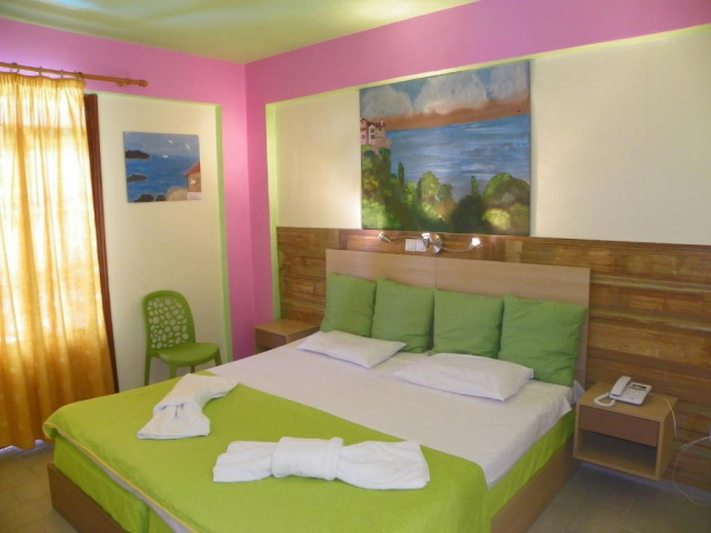 10.09 avion Bucuresti, Grecia - Zakynthos Argassi, Mirabelle Hotel 587 EURO, 7 nopti, Fara masa