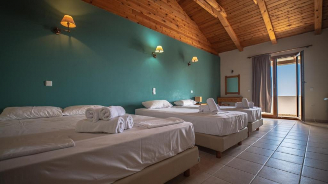 10.09 avion Bucuresti, Grecia - Zakynthos Vassilikos, Hotel Porto Zorro Beach 763 EURO, 7 nopti, Demipensiune inclusa