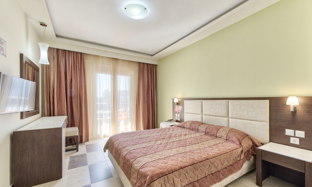 10.09 avion Bucuresti, Grecia - Zakynthos Laganas, Majestic Hotel & Spa 812 EURO, 7 nopti, All inclusive