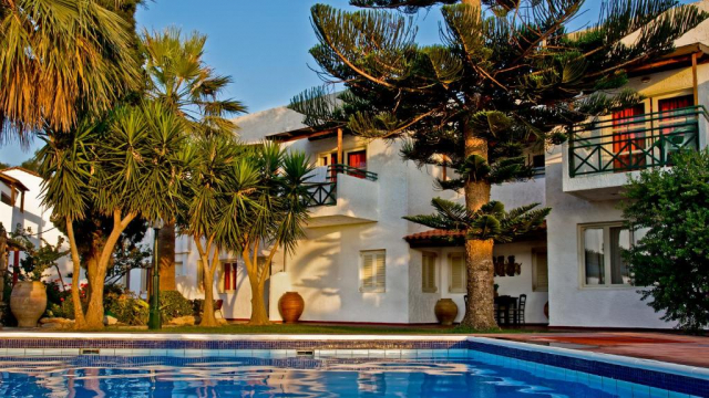 24.08 avion Bucuresti, Grecia - Creta - Heraklion Anissaras, Classic Apartments 606 EURO, 7 nopti, Fara masa