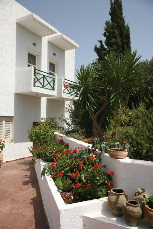 24.08 avion Bucuresti, Grecia - Creta - Heraklion Anissaras, Classic Apartments 606 EURO, 7 nopti, Fara masa