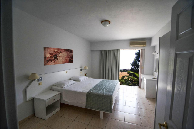 07.09 avion Bucuresti, Grecia - Kos Kardamena, Hotel Evripides Village 636 EURO, 7 nopti, Mic dejun inclus