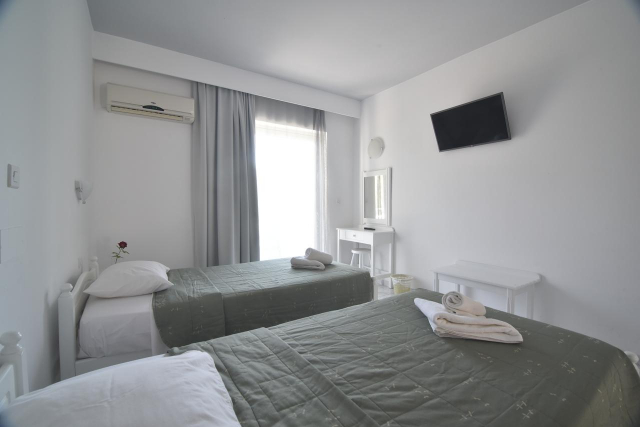07.09 avion Bucuresti, Grecia - Kos Kardamena, Hotel Evripides Village 636 EURO, 7 nopti, Mic dejun inclus