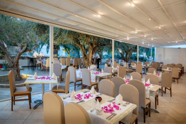 26.09 avion Bucuresti, Tunisia - Regiunea Hammamet Hammamet, Hotel Le Hammamet & SPA 645 EURO, 7 nopti, Demipensiune inclusa