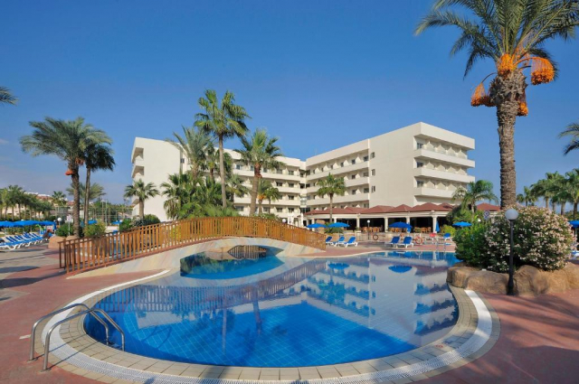 06.09 avion Bucuresti, Cipru - Zona Larnaca Ayia Napa, Hotel Nissiana & Bungalows 783 EURO, 7 nopti, Mic dejun inclus