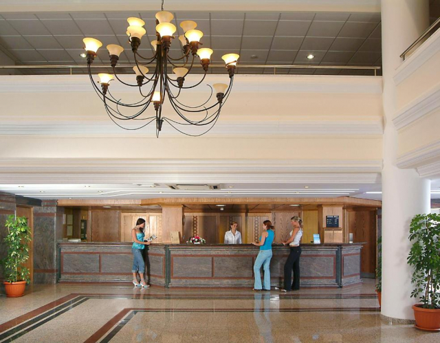06.09 avion Bucuresti, Cipru - Zona Larnaca Ayia Napa, Hotel Nissiana & Bungalows 783 EURO, 7 nopti, Mic dejun inclus