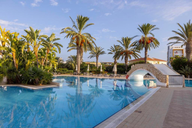 06.09 avion Bucuresti, Cipru - Zona Larnaca Protaras, Hotel Apartments Seagull 508 EURO, 7 nopti, Fara masa