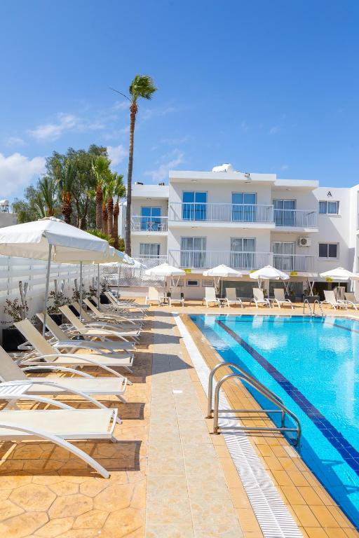 06.09 avion Bucuresti, Cipru - Zona Larnaca Ayia Napa, Mia Hotel Apartment 636 EURO, 7 nopti, Mic dejun inclus