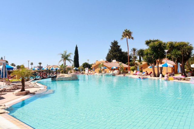 06.09 avion Bucuresti, Cipru - Zona Larnaca Ayia Napa, Makronisos Village 557 EURO, 7 nopti, Fara masa