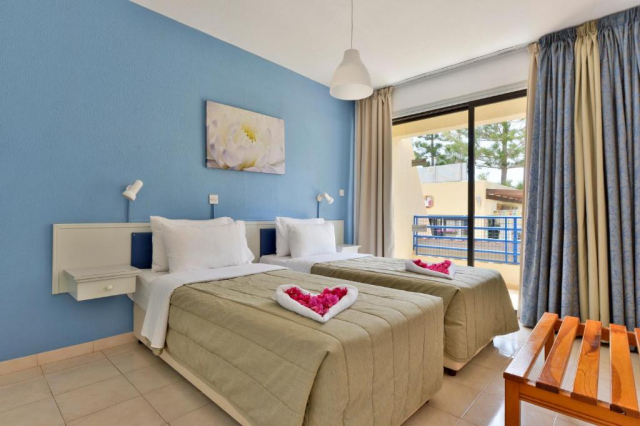 13.09 avion Bucuresti, Cipru - Zona Larnaca Ayia Napa, Napa Prince Hotel Apts 557 EURO, 7 nopti, Fara masa