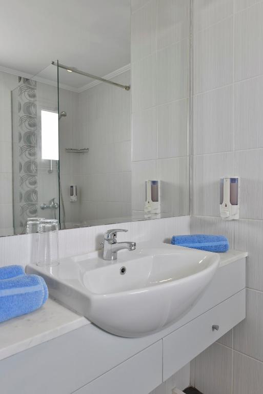 13.09 avion Bucuresti, Cipru - Zona Larnaca Ayia Napa, Napa Prince Hotel Apts 557 EURO, 7 nopti, Fara masa