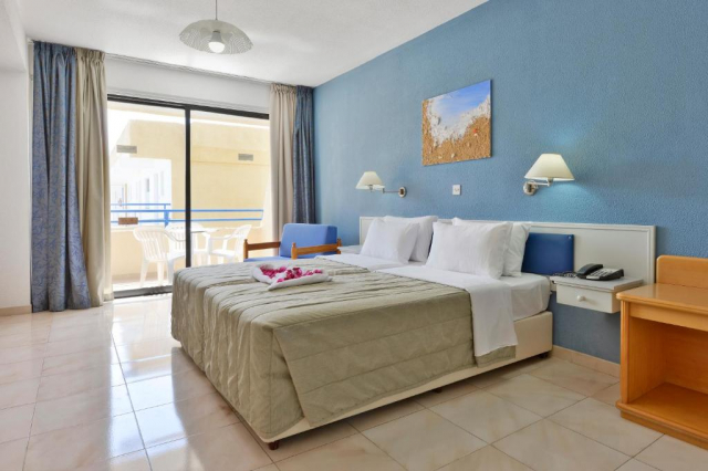 13.09 avion Bucuresti, Cipru - Zona Larnaca Ayia Napa, Napa Prince Hotel Apts 557 EURO, 7 nopti, Fara masa