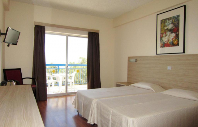 13.09 avion Bucuresti, Cipru - Zona Larnaca Ayia Napa, Marina Hotel 606 EURO, 7 nopti, Mic dejun inclus