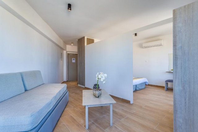 13.09 avion Bucuresti, Cipru - Zona Larnaca Protaras, Hotel Toxotis 694 EURO, 7 nopti, All inclusive