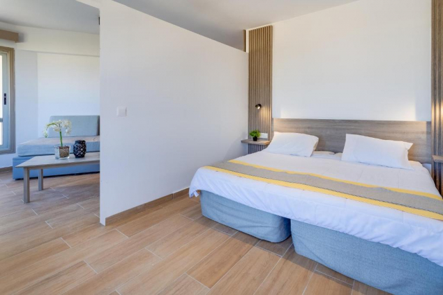 13.09 avion Bucuresti, Cipru - Zona Larnaca Protaras, Hotel Toxotis 694 EURO, 7 nopti, All inclusive