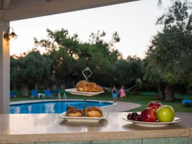 14.09 avion Bucuresti, Grecia - Creta - Heraklion Malia, Ibiscus Apartments 440 EURO, 7 nopti, Mic dejun inclus
