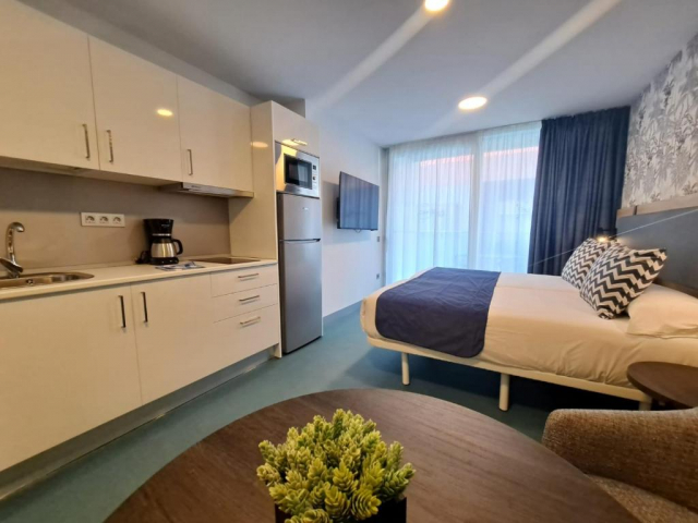 26.09 avion Bucuresti, Spania - Gran Canaria Las Palmas, RK Farallon Canteras 685 EURO, 7 nopti, Fara masa
