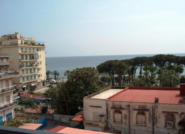 09.10 avion Bucuresti, Italia - Coasta Amalfitana Maiori, Casa Raffaele Conforti 861 EURO, 7 nopti, Mic dejun inclus
