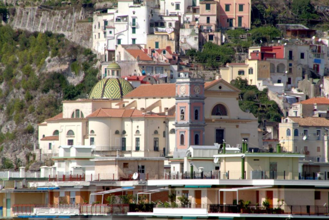 09.10 avion Bucuresti, Italia - Coasta Amalfitana Maiori, Casa Raffaele Conforti 861 EURO, 7 nopti, Mic dejun inclus