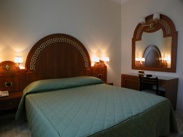 09.10 avion Bucuresti, Italia - Coasta Amalfitana Sorrento, Hotel Villa Igea 851 EURO, 7 nopti, Mic dejun inclus