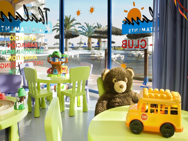 25.09 avion Bucuresti, Spania - Costa Brava - Barcelona Santa Susanna, Hotel Tahiti Playa 743 EURO, 7 nopti, Demipensiune inclusa
