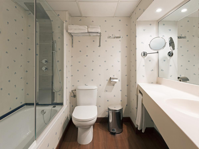 25.09 avion Bucuresti, Spania - Costa Brava - Barcelona Santa Susanna, Hotel Tahiti Playa 743 EURO, 7 nopti, Demipensiune inclusa