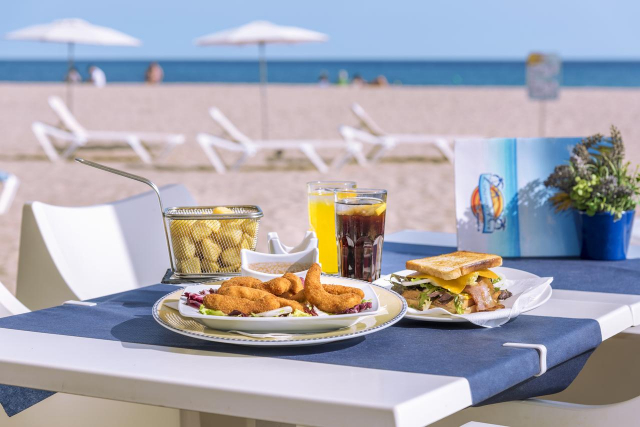 25.09 avion Bucuresti, Spania - Costa Brava - Barcelona Santa Susanna, Hotel Tahiti Playa 743 EURO, 7 nopti, Demipensiune inclusa
