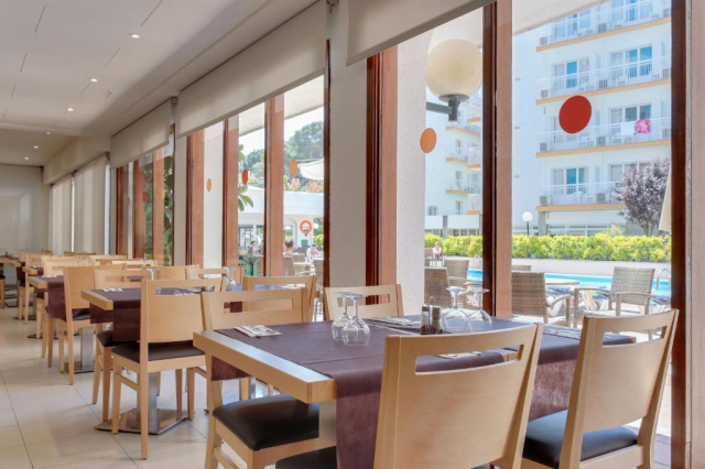 25.09 avion Bucuresti, Spania - Costa Brava - Barcelona Lloret de Mar, Hotel Garbi Park 655 EURO, 7 nopti, Mic dejun inclus